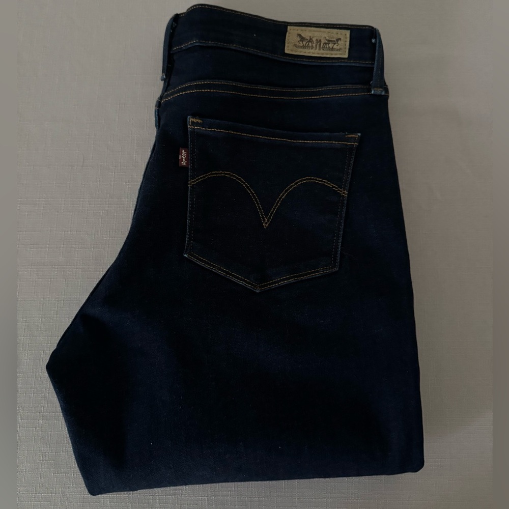Levi's Mid Rise Skinny Women's Jeans in Dark Wash size 12
